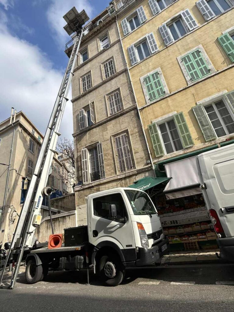 Louer un monte meuble avec technicien dans le Vaucluse